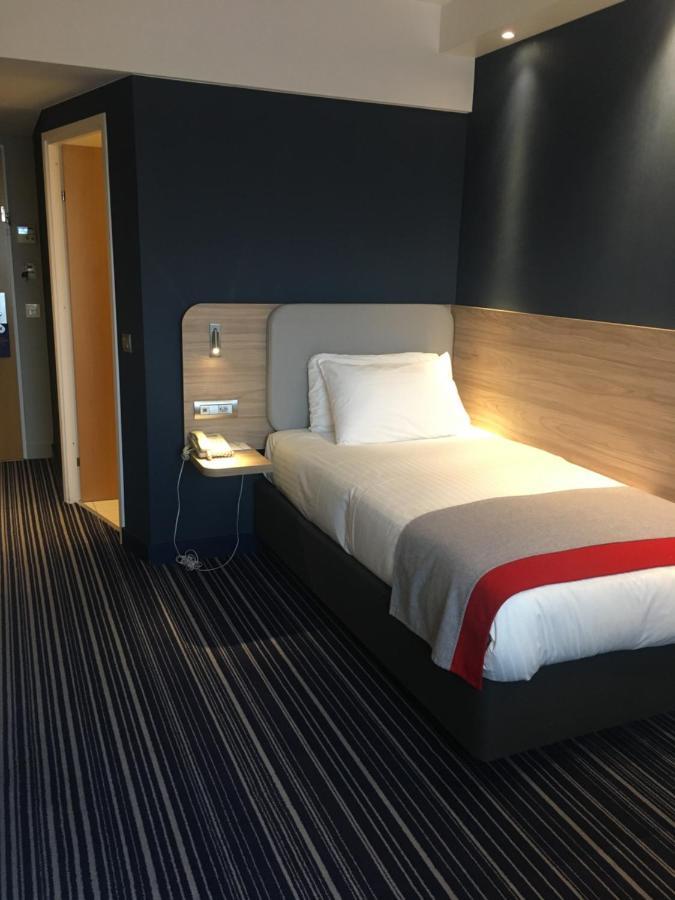 Hotel Express Geneva Airport By Ihg