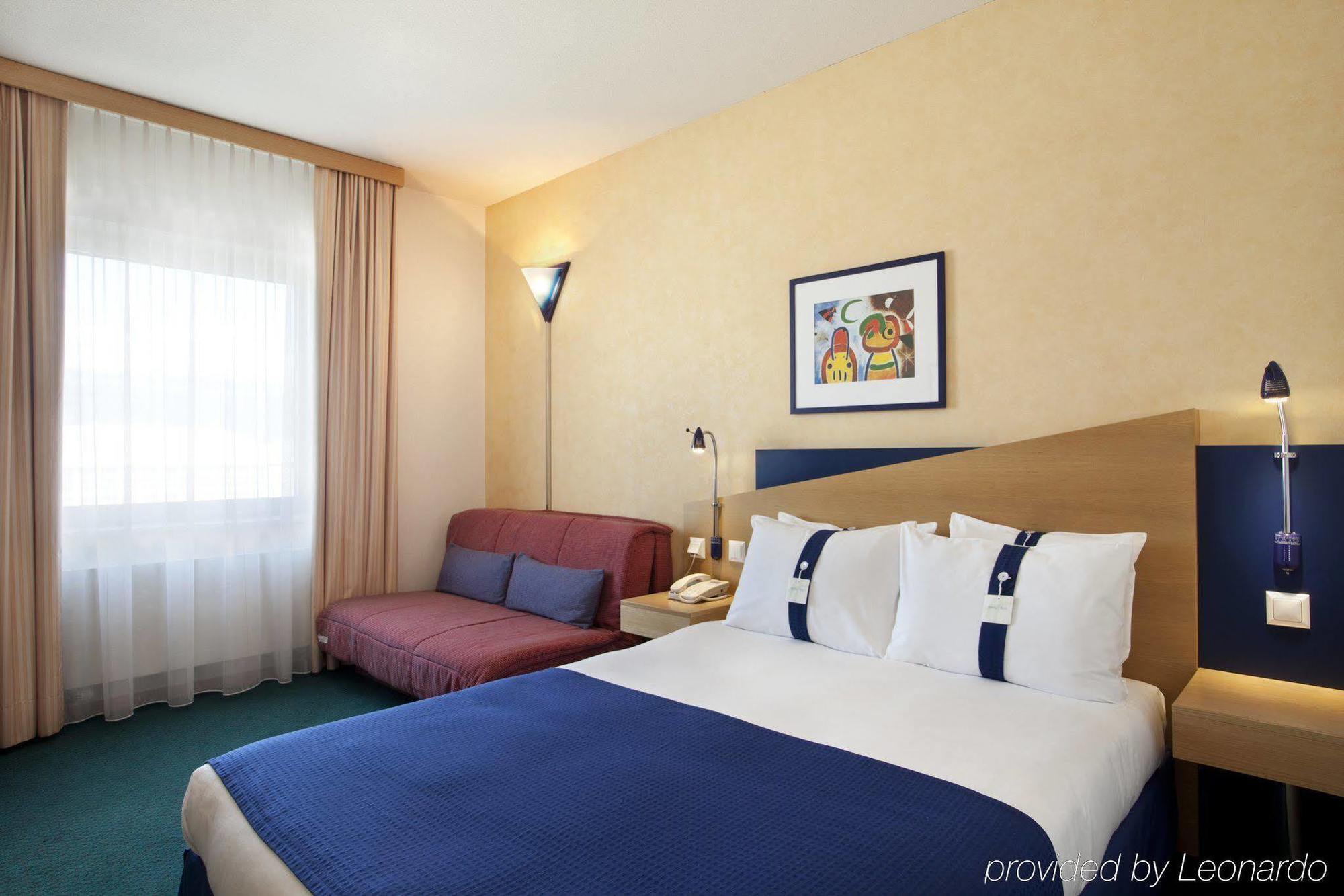 Hotel Express Geneva Airport By Ihg 3*