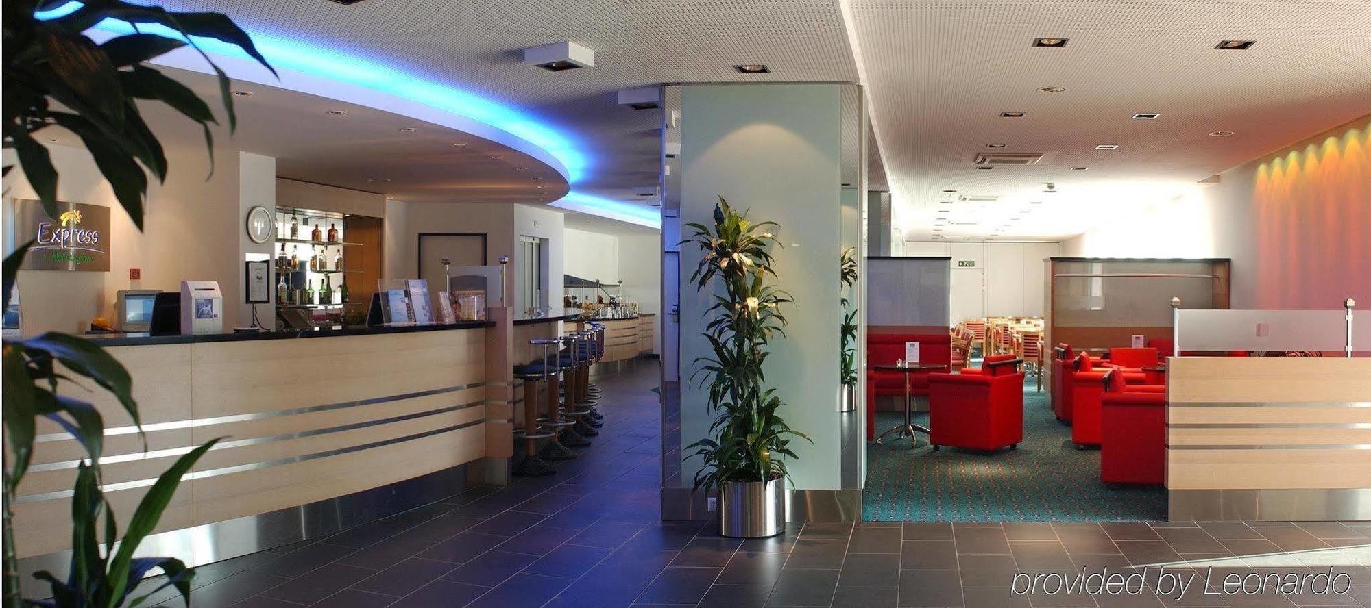 Hotel Express Geneva Airport By Ihg 3*